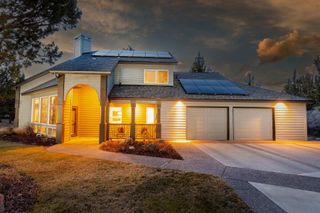 900 NW Chelsea Loop, Bend, OR 97703