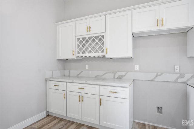 547 Shady Meadow Court, Bakersfield, CA 93308