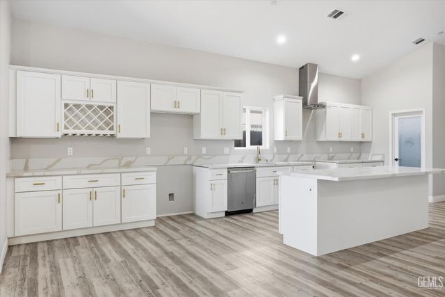 547 Shady Meadow Court, Bakersfield, CA 93308