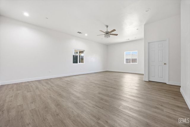 547 Shady Meadow Court, Bakersfield, CA 93308