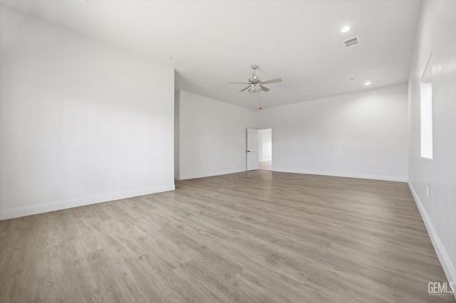 547 Shady Meadow Court, Bakersfield, CA 93308