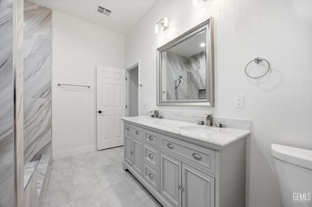 547 Shady Meadow Court, Bakersfield, CA 93308