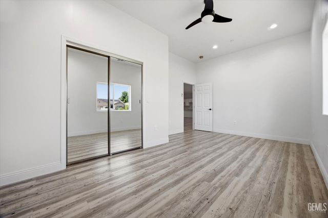547 Shady Meadow Court, Bakersfield, CA 93308