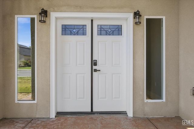 547 Shady Meadow Court, Bakersfield, CA 93308