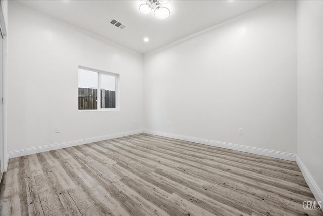 547 Shady Meadow Court, Bakersfield, CA 93308