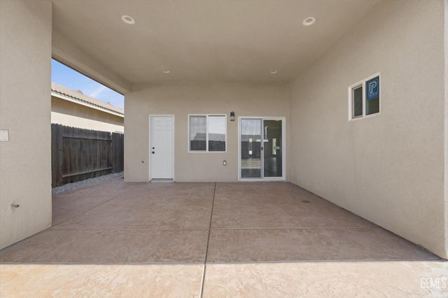 547 Shady Meadow Court, Bakersfield, CA 93308