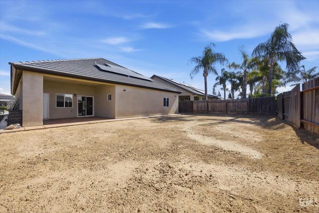 547 Shady Meadow Court, Bakersfield, CA 93308