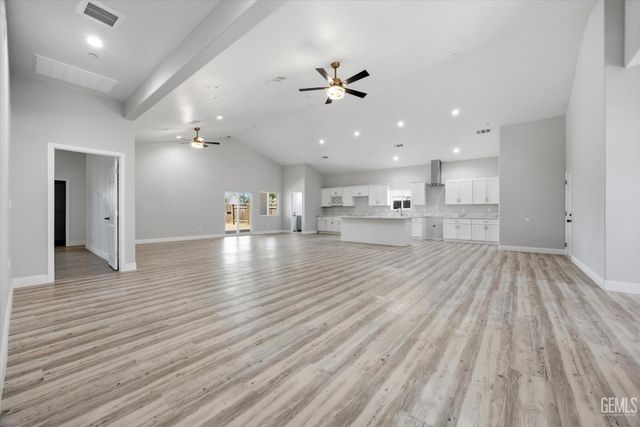 547 Shady Meadow Court, Bakersfield, CA 93308