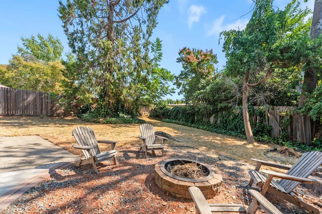 4532 Foster Way, Carmichael, CA 95608