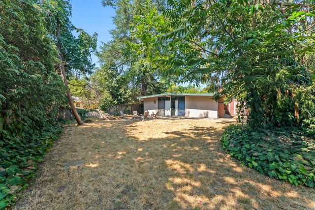 4532 Foster Way, Carmichael, CA 95608