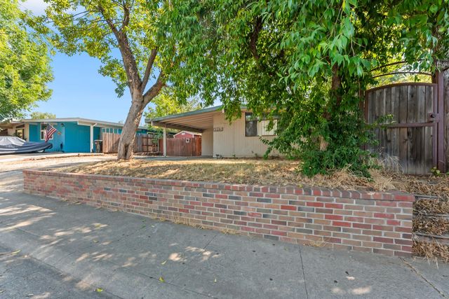 4532 Foster Way, Carmichael, CA 95608