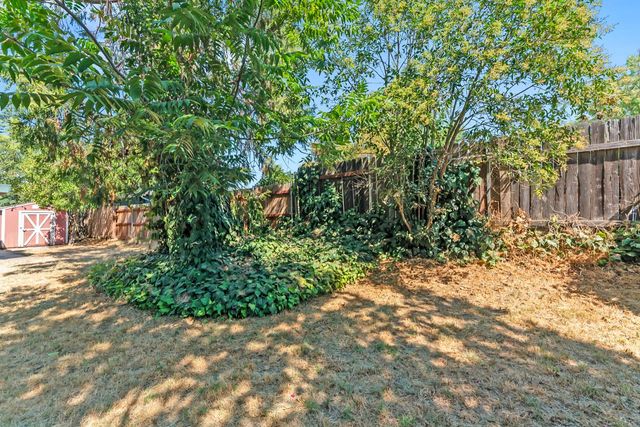 4532 Foster Way, Carmichael, CA 95608