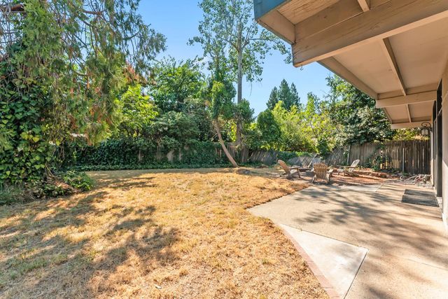 4532 Foster Way, Carmichael, CA 95608