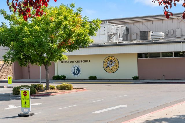 4532 Foster Way, Carmichael, CA 95608