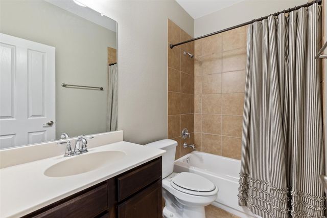 512 Highpark Court, Lake Dallas, TX 75065