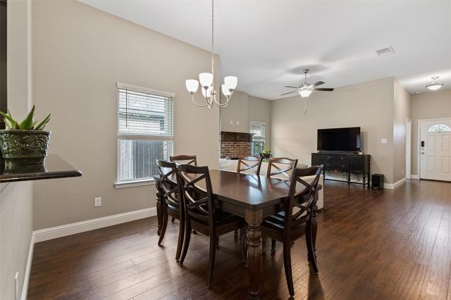 512 Highpark Court, Lake Dallas, TX 75065