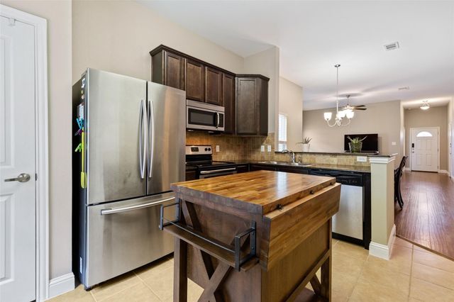 512 Highpark Court, Lake Dallas, TX 75065