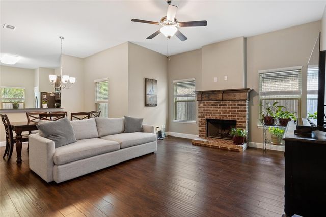 512 Highpark Court, Lake Dallas, TX 75065