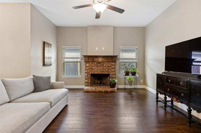 512 Highpark Court, Lake Dallas, TX 75065