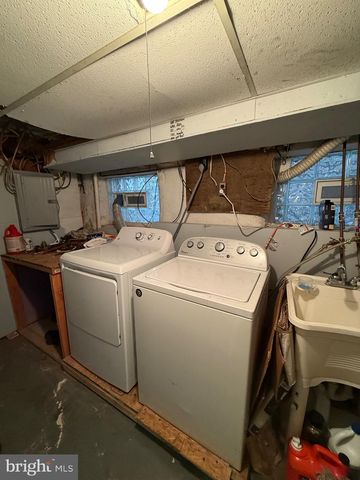 4033 N 12TH ST, Philadelphia, PA 19140