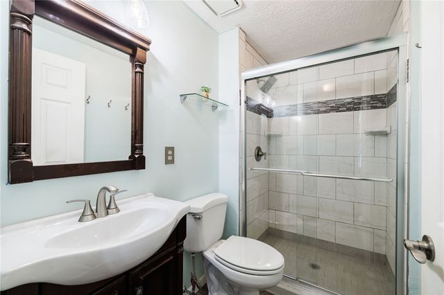 52 Constance Way East, Greece, NY 14612