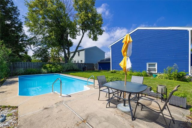 52 Constance Way East, Greece, NY 14612