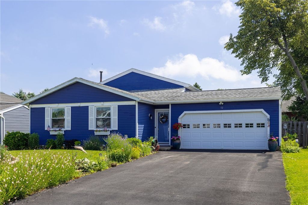 52 Constance Way East, Greece, NY 14612