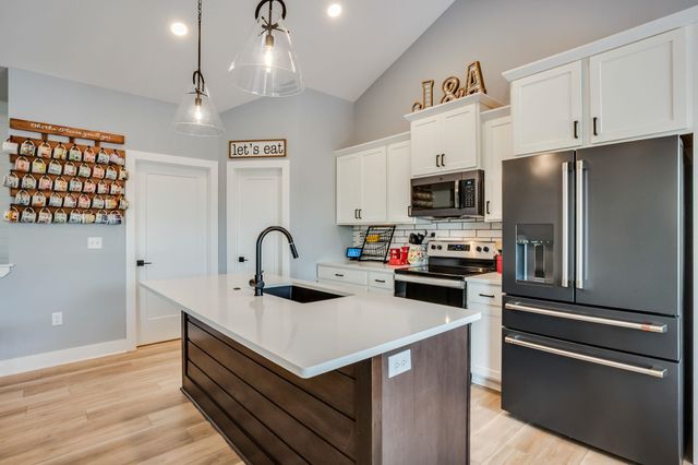 2623 E 48th St N, Wichita, KS 67219