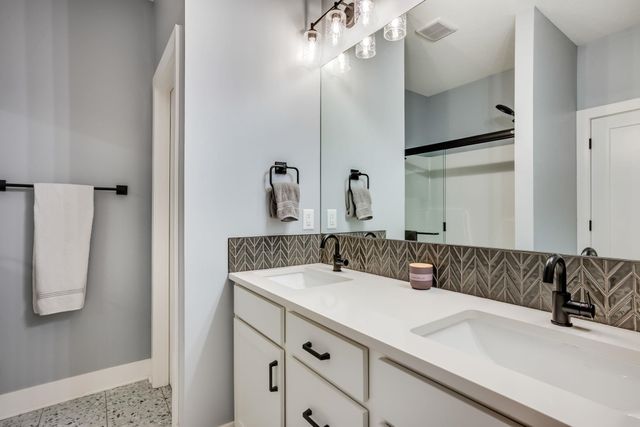 2623 E 48th St N, Wichita, KS 67219