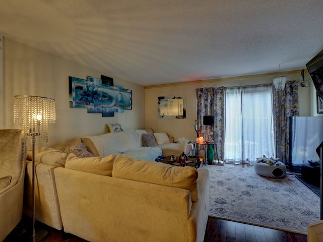 212 Sterling Village 212, Meriden, CT 06450