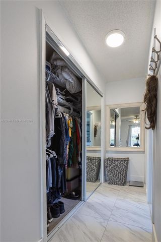 7940 NW 9th St, Margate, FL 33063