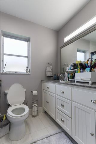 7940 NW 9th St, Margate, FL 33063