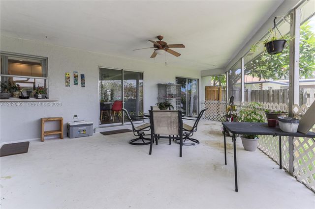 7940 NW 9th St, Margate, FL 33063