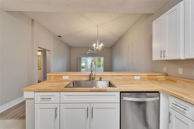 1032 RADISON AVENUE 2, Sun City Center, FL 33573