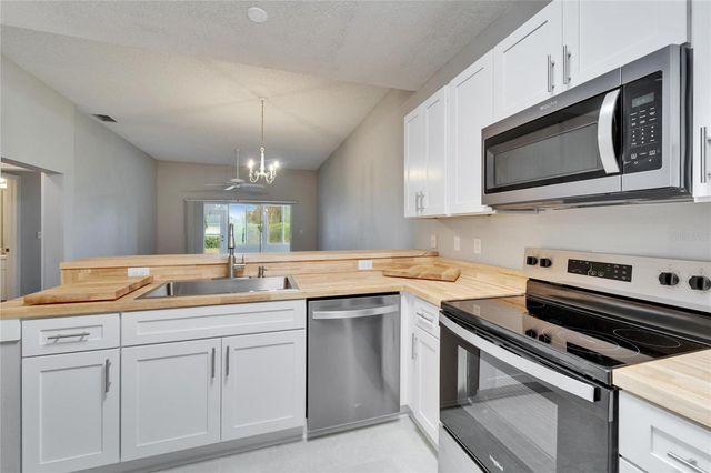 1032 RADISON AVENUE 2, Sun City Center, FL 33573