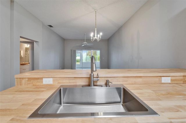 1032 RADISON AVENUE 2, Sun City Center, FL 33573