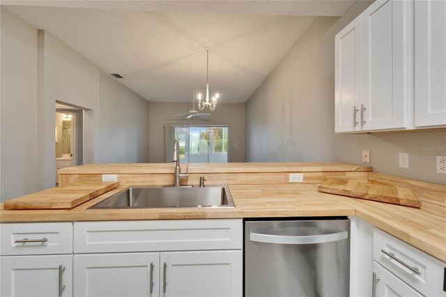 1032 RADISON AVENUE 2, Sun City Center, FL 33573