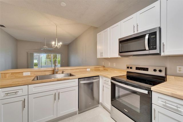 1032 RADISON AVENUE 2, Sun City Center, FL 33573