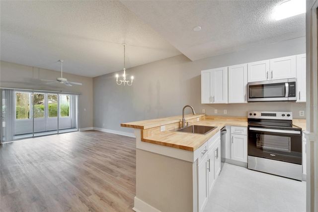 1032 RADISON AVENUE 2, Sun City Center, FL 33573