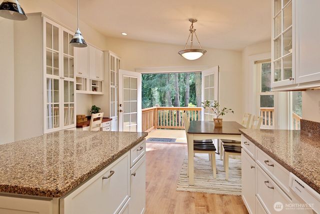 3198 Eaglecrest Lane, Clinton, WA 98236