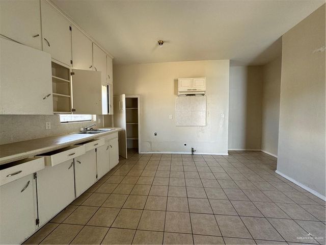 900 S Nebraska Avenue, San Juan, TX 78589