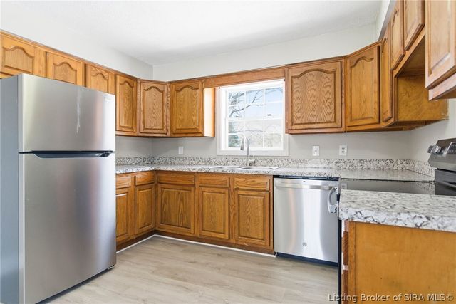 220 Mann Avenue, Austin, IN 47102