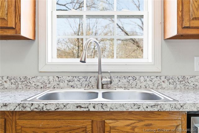 220 Mann Avenue, Austin, IN 47102