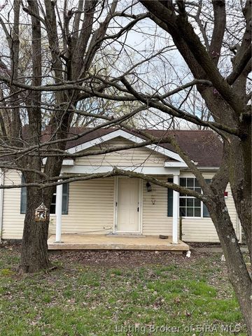 220 Mann Avenue, Austin, IN 47102