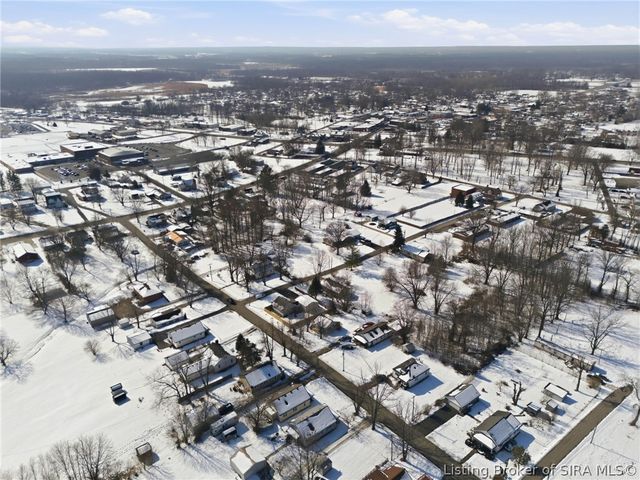 220 Mann Avenue, Austin, IN 47102