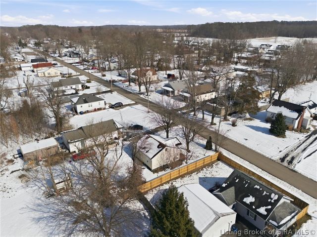 220 Mann Avenue, Austin, IN 47102