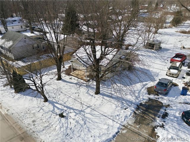 220 Mann Avenue, Austin, IN 47102