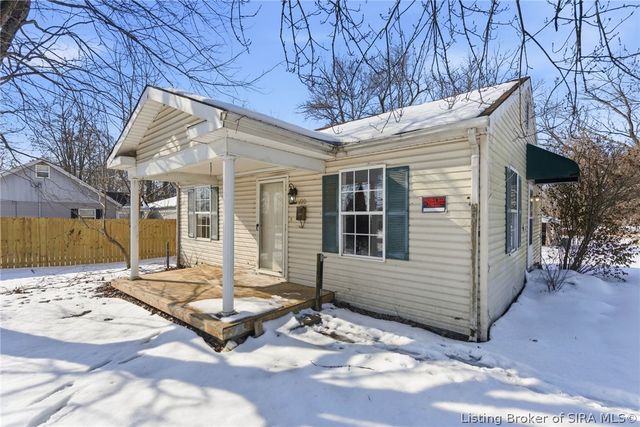 220 Mann Avenue, Austin, IN 47102