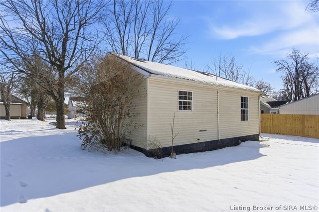 220 Mann Avenue, Austin, IN 47102