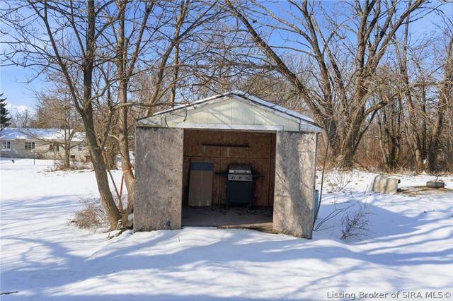 220 Mann Avenue, Austin, IN 47102